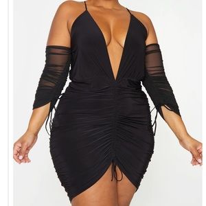 PrettyLittleThing - Plus Black Mesh Ruched Bodycon Dress